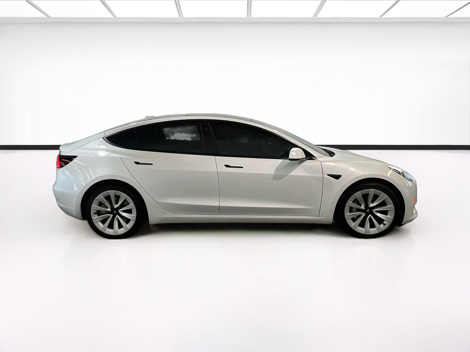 Used 2023 Tesla Model 3 Standard Range RWD image 23