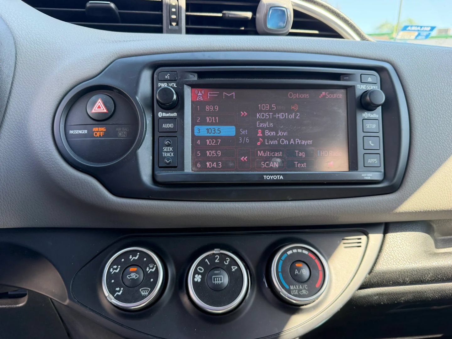 Used 2016 Toyota Yaris LE FWD image 31