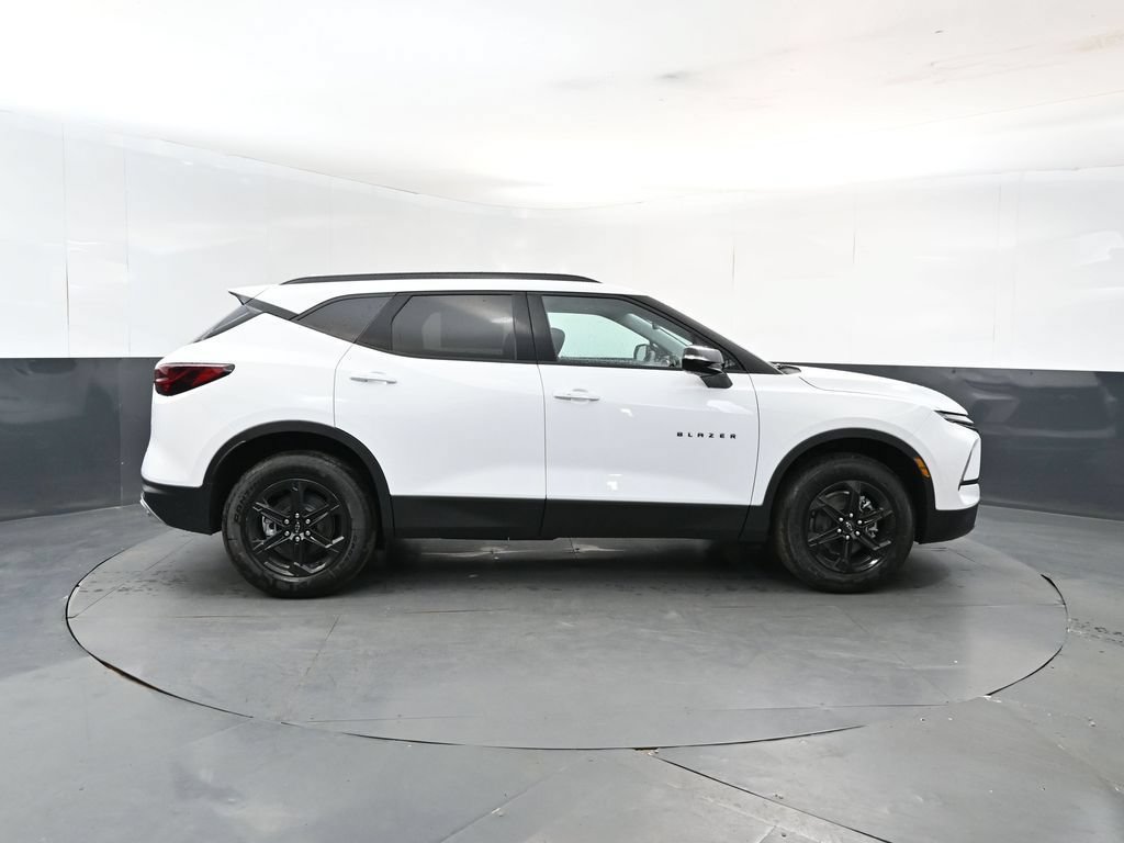 New 2026 Chevrolet Blazer LT w/ Midnight/Sport Edition AWD/4WD image 6