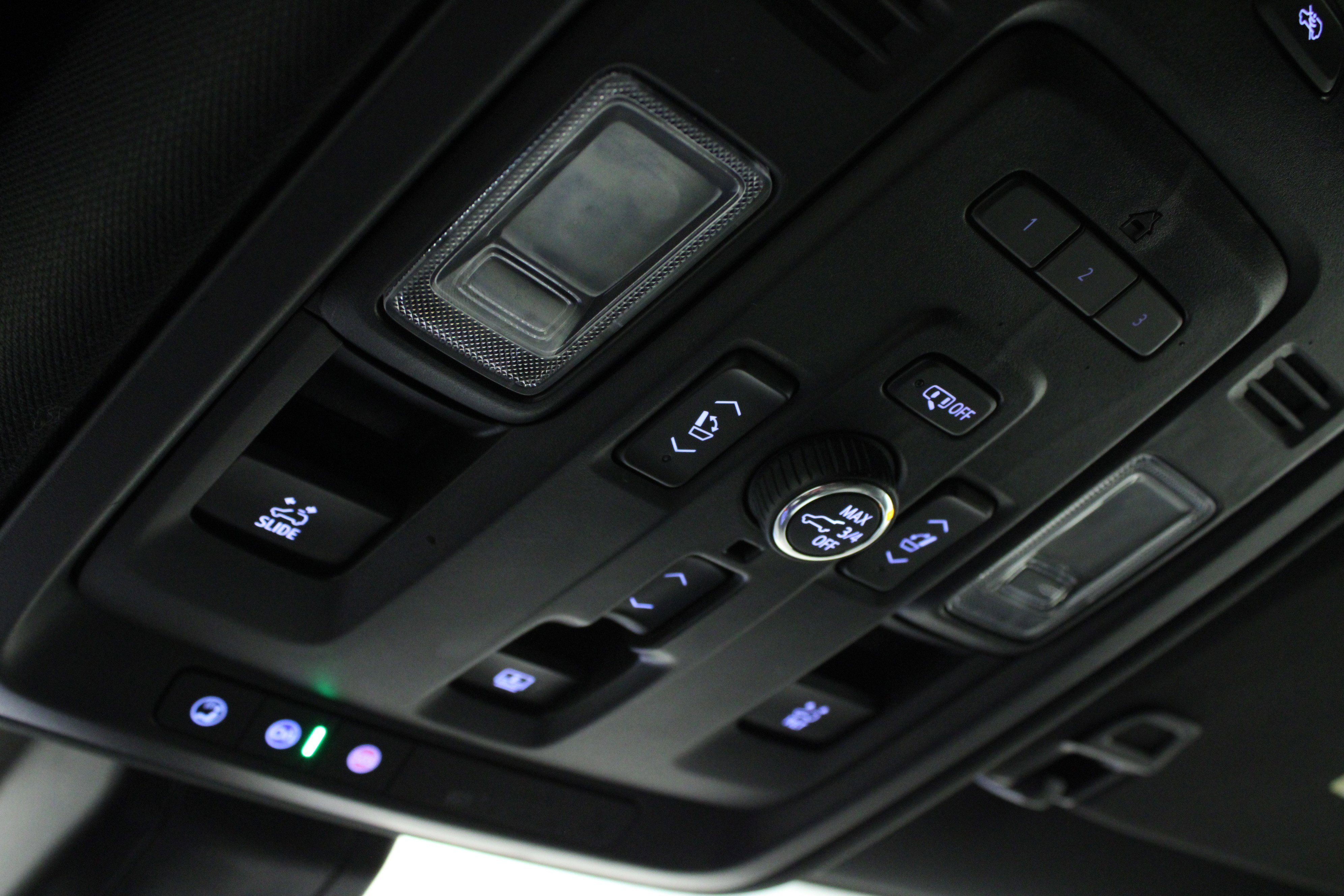 Used 2021 GMC Yukon Denali w/ Denali Premium Package image 25