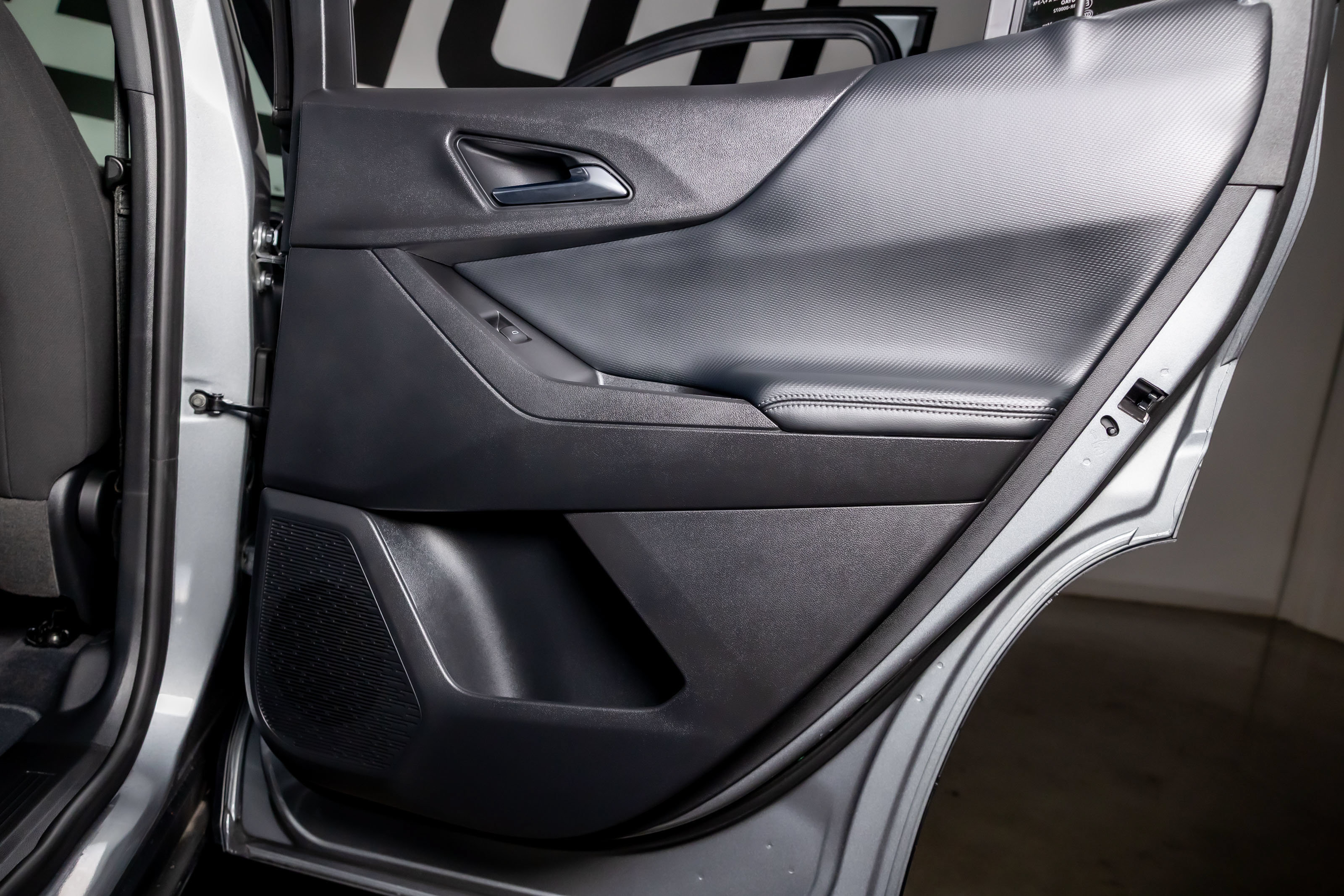 Used 2025 Chevrolet Equinox LT FWD image 37