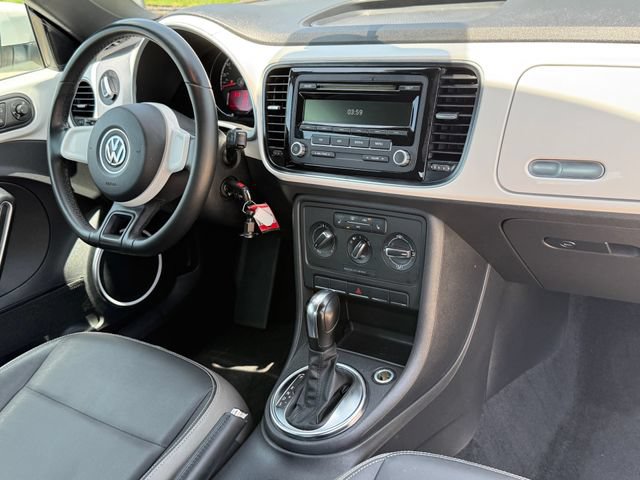 Used 2013 Volkswagen Beetle 2.5 FWD image 22