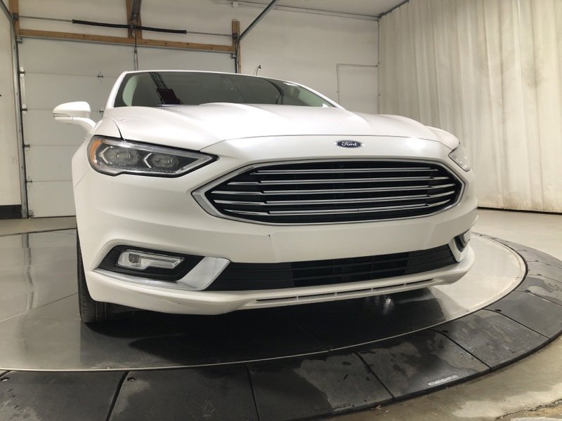 Used 2017 Ford Fusion Titanium image 2