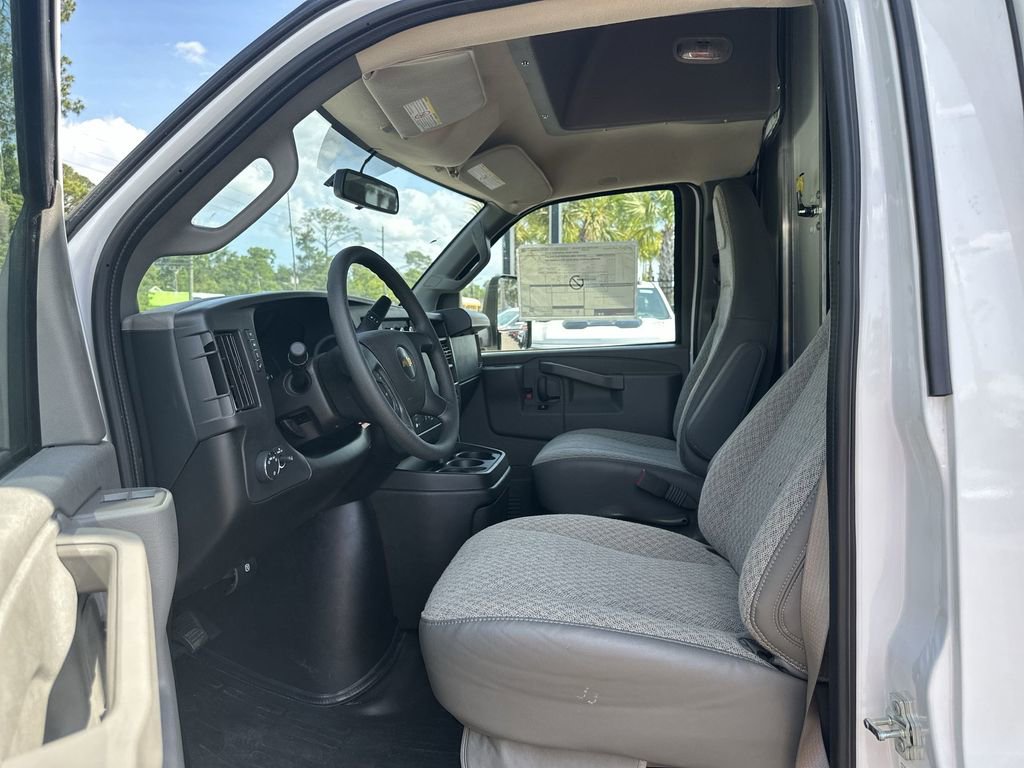 New 2025 Chevrolet Express 3500 w/ Power Convenience Package image 18