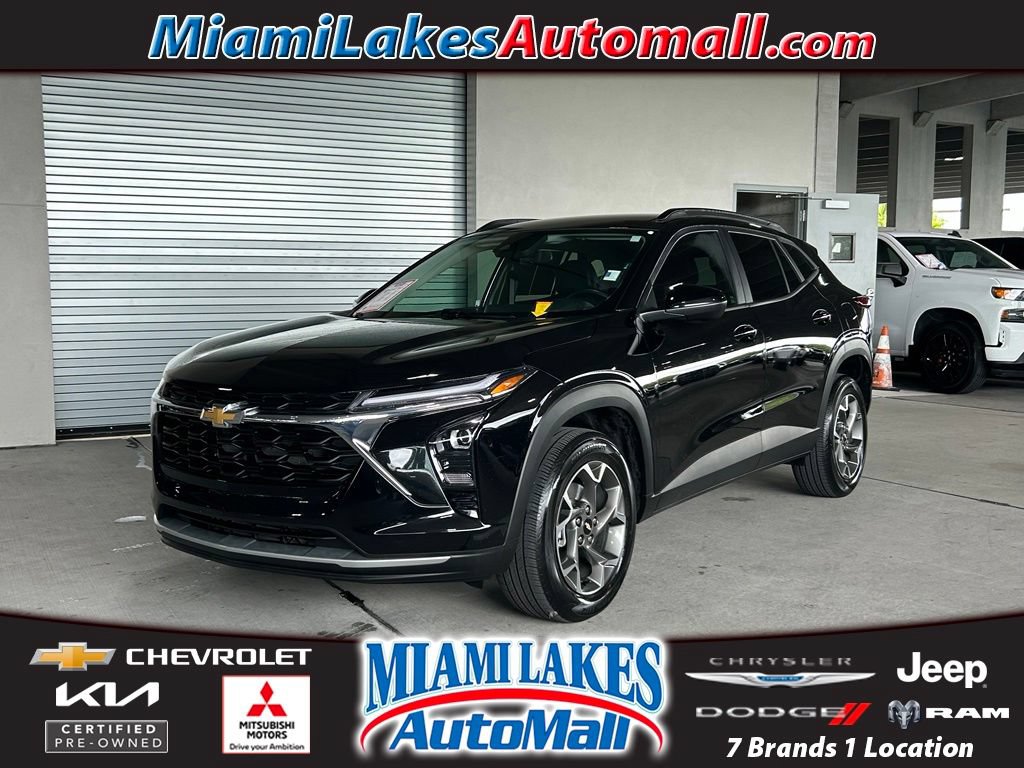 Used 2025 Chevrolet Trax LT w/ Driver Confidence Package