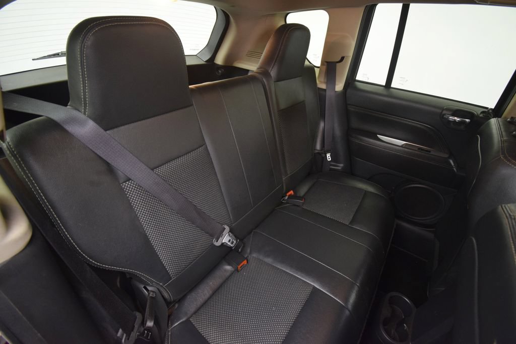 Used 2017 Jeep Compass Latitude AWD/4WD image 17