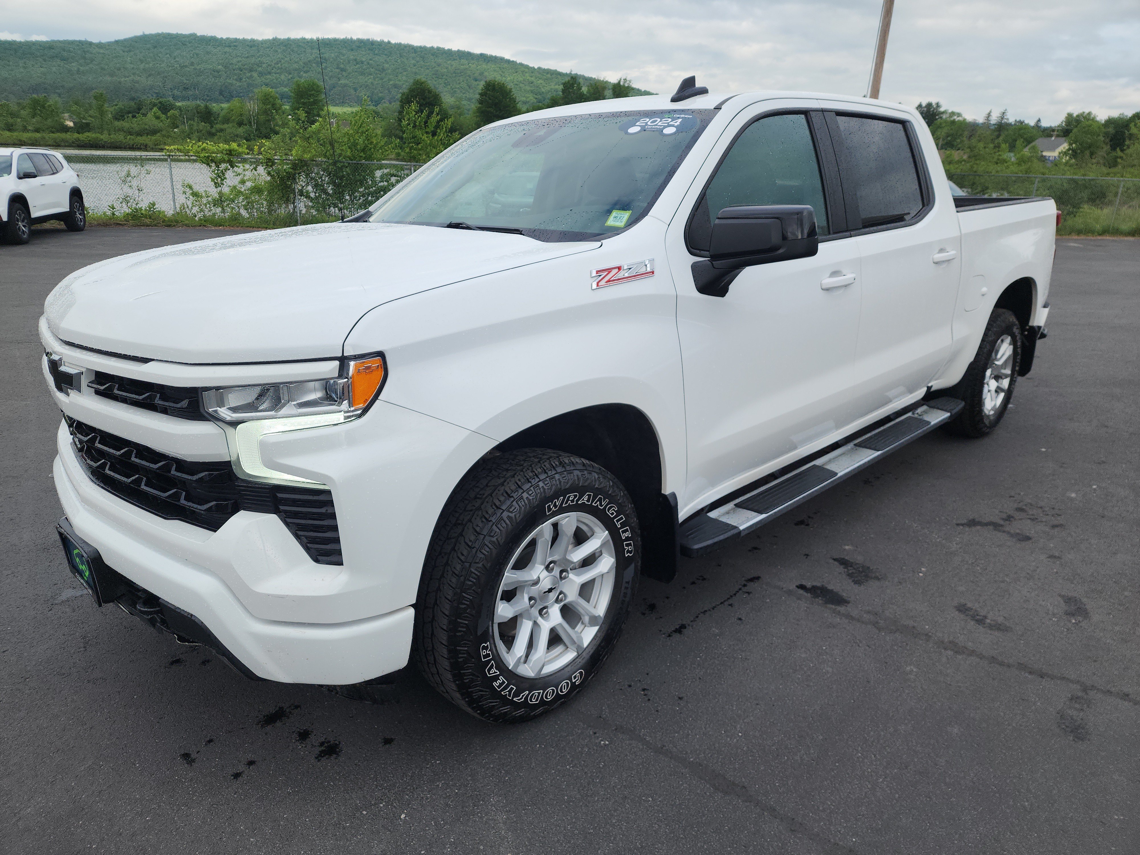 Certified 2024 Chevrolet Silverado 1500 RST w/ Z71 Off-Road Package AWD/4WD image 4