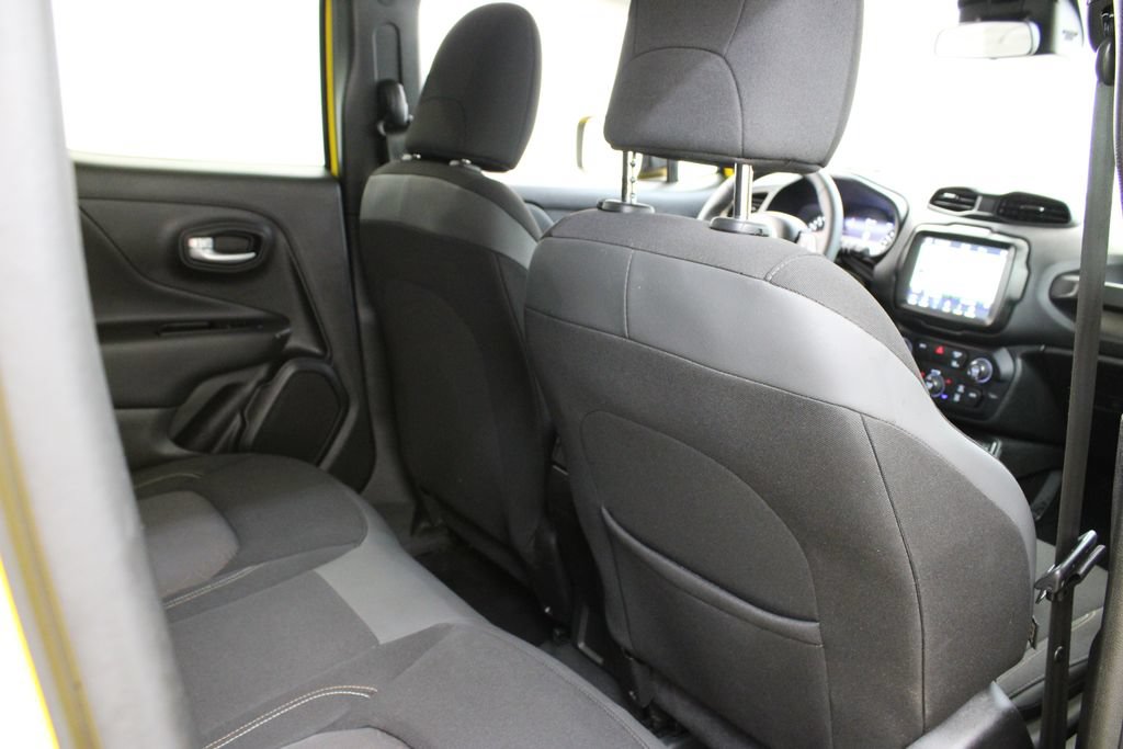 Used 2023 Jeep Renegade Latitude AWD/4WD image 20