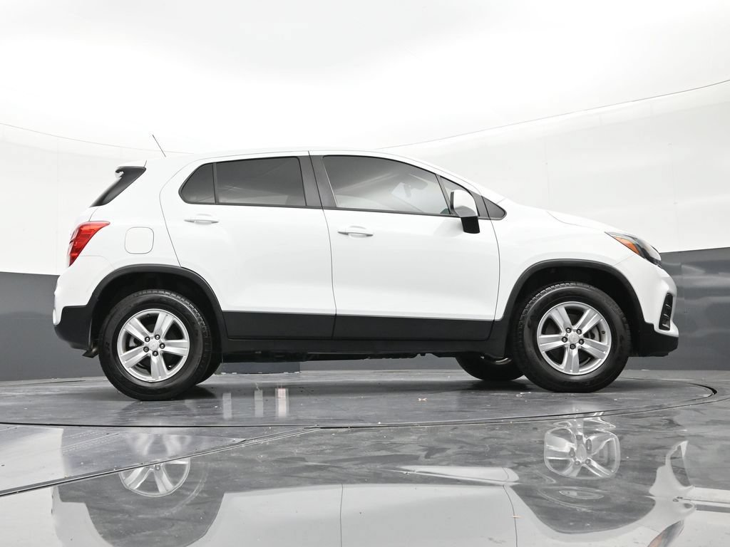 Used 2021 Chevrolet Trax LS AWD/4WD image 25