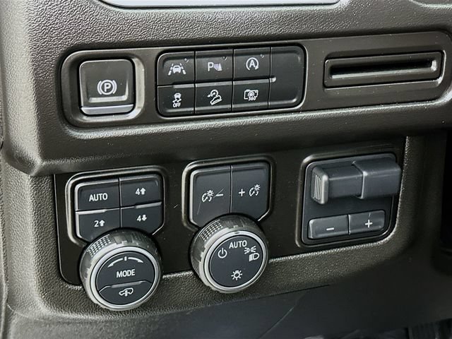 Certified 2024 Chevrolet Suburban Z71 w/ Z71 Off-Road Package AWD/4WD image 14