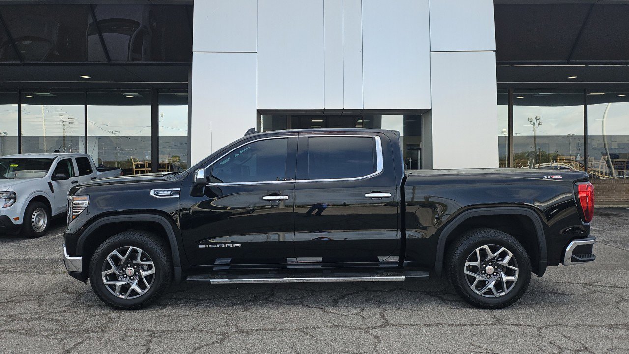 Used 2024 GMC Sierra 1500 SLT w/ SLT Premium Plus Package AWD/4WD image 2