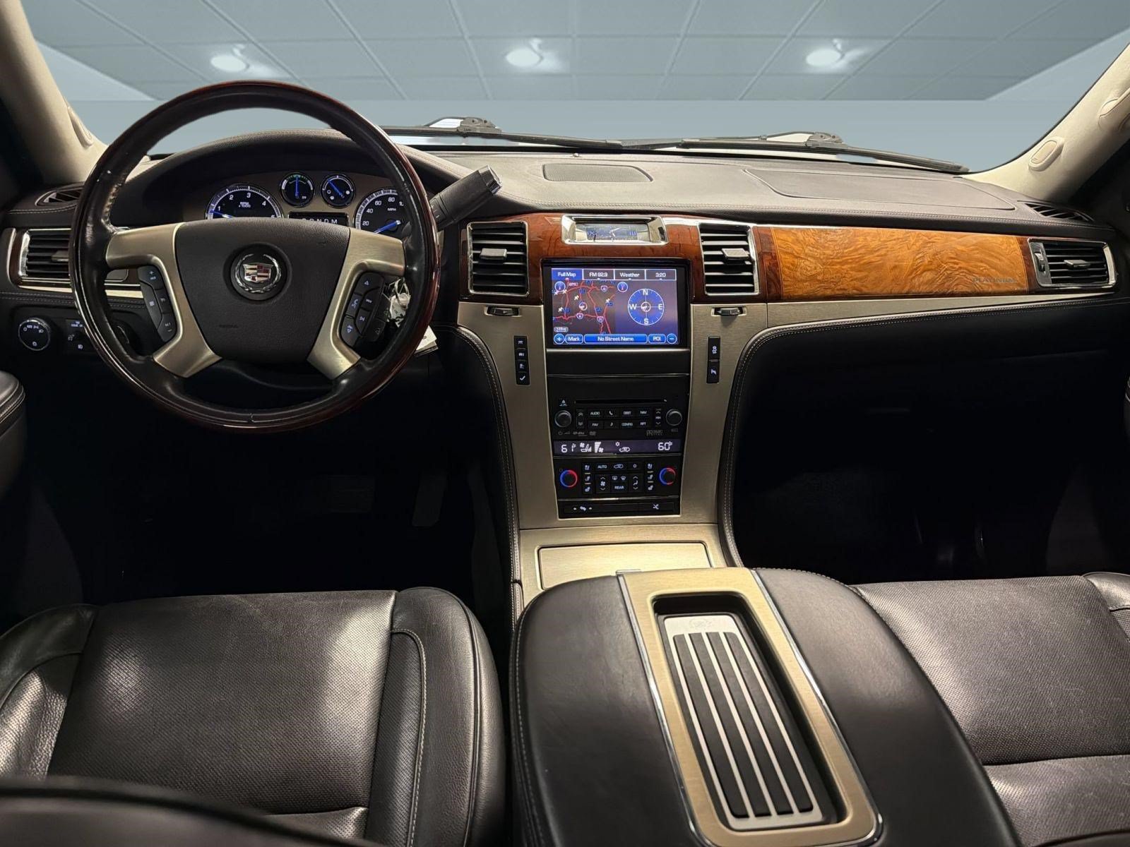 Used 2013 Cadillac Escalade Platinum AWD/4WD image 14