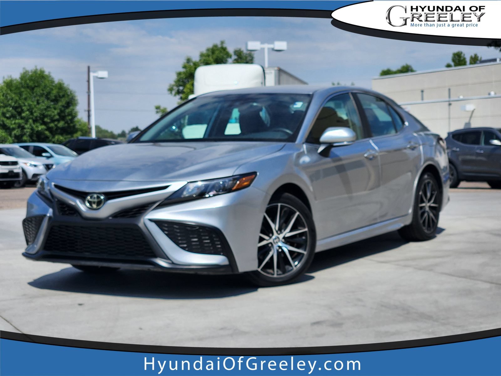 Used 2024 Toyota Camry SE FWD image 1
