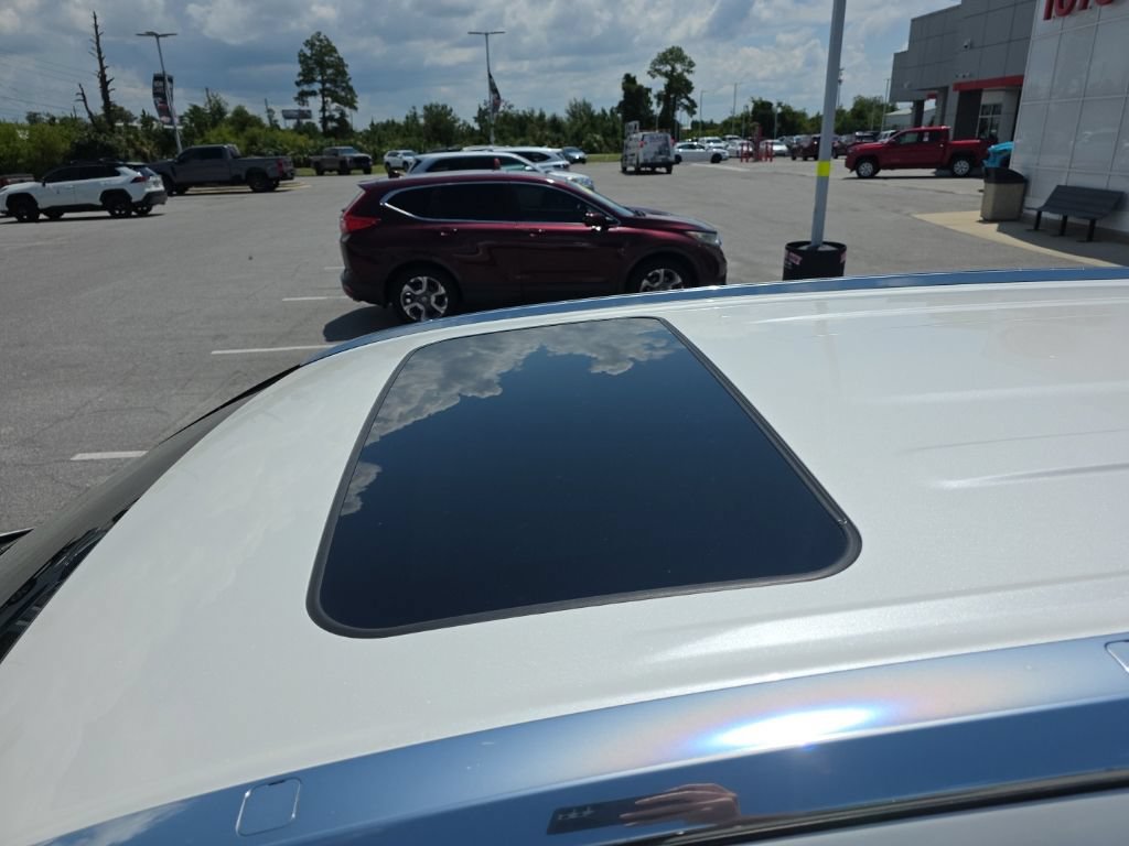 Used 2019 Toyota Highlander XLE FWD image 7
