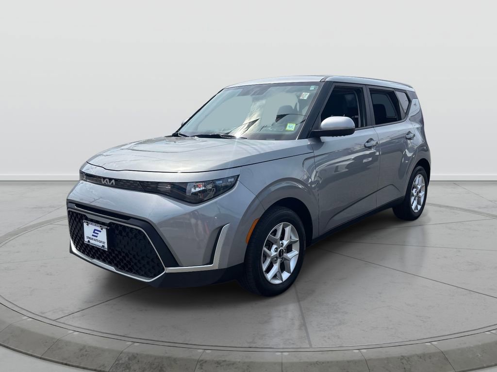 Used 2023 Kia Soul S FWD image 3