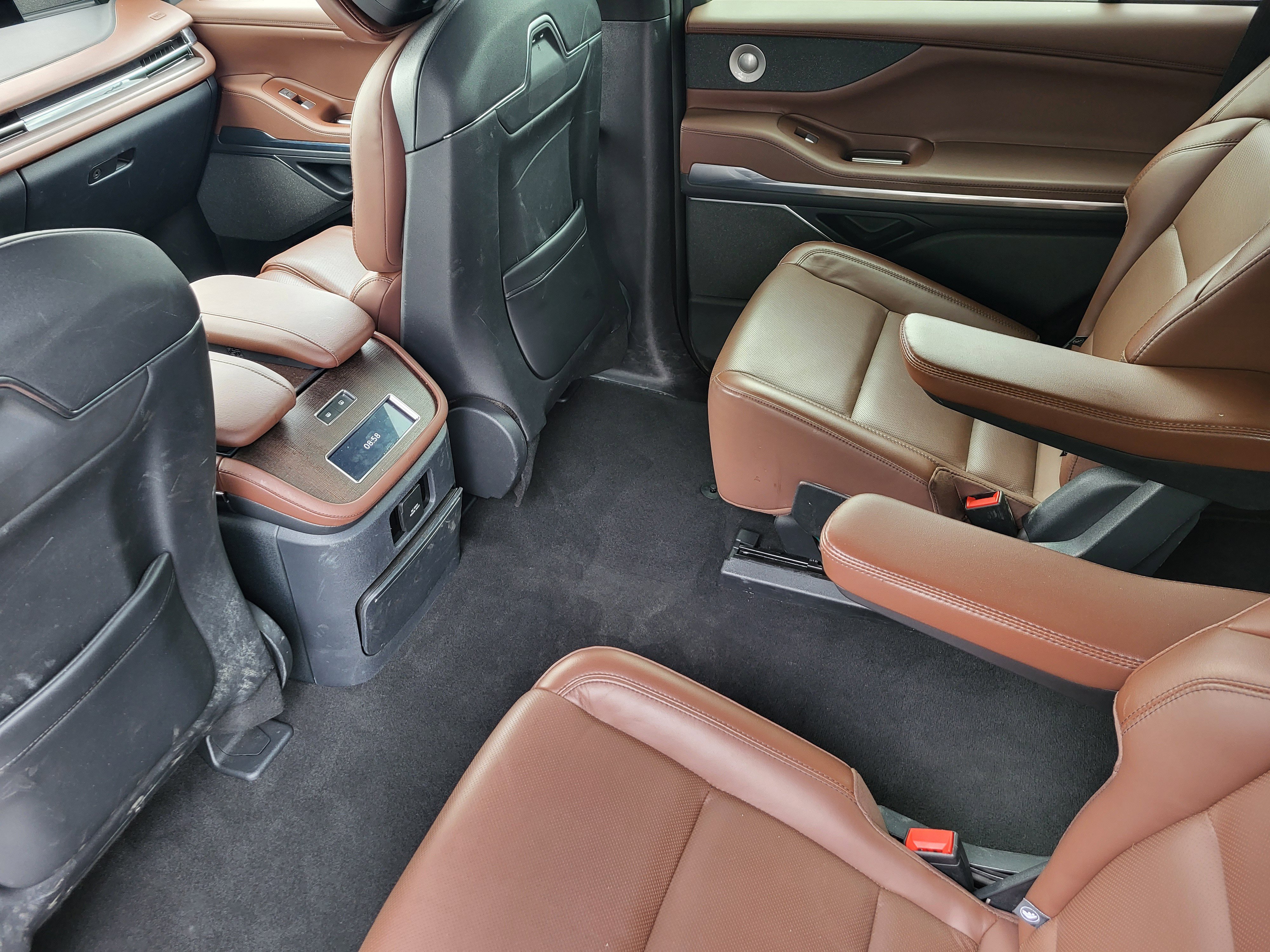 Used 2025 Lincoln Navigator Reserve image 23