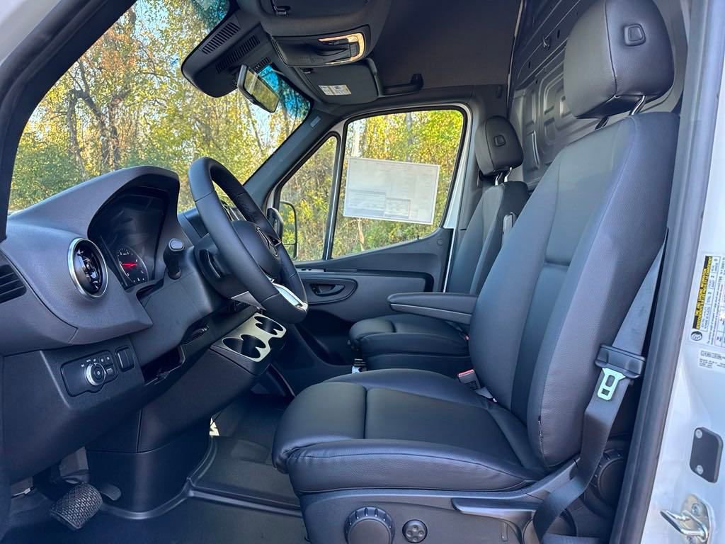 New 2025 Mercedes-Benz Sprinter 3500 image 9