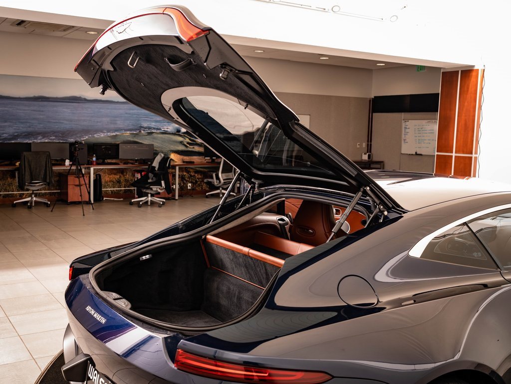 Used 2020 Aston Martin V8 Vantage Coupe image 26