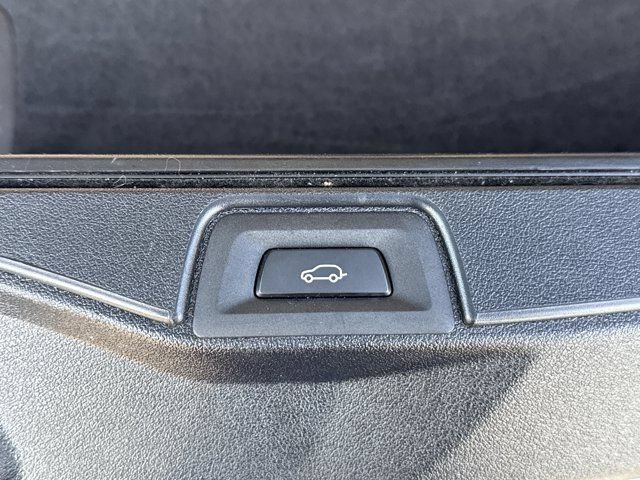 Used 2022 BMW X5 sDrive40i w/ M Sport Package RWD image 19