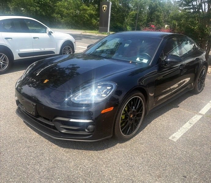 Used 2023 Porsche Panamera 4 Platinum Edition AWD/4WD image 3