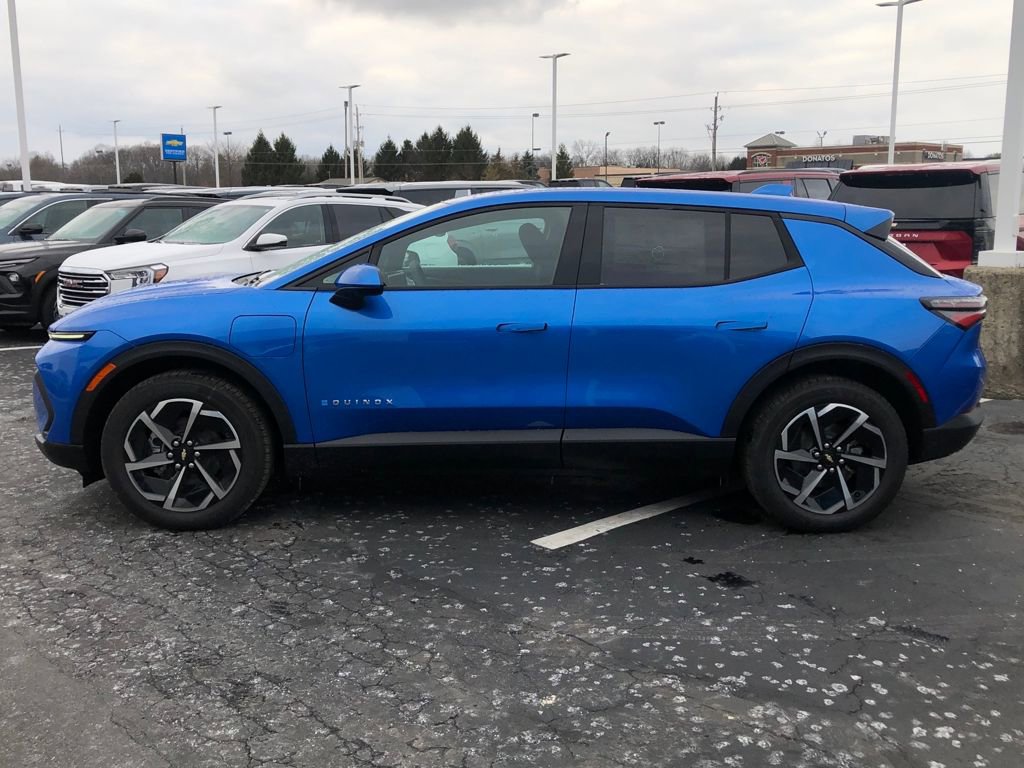 New 2026 Chevrolet Equinox EV LT image 2