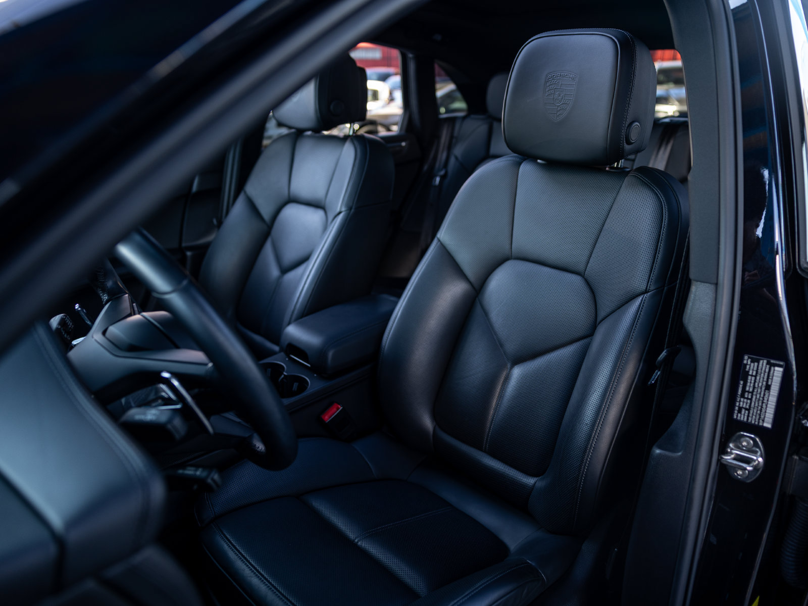 Certified 2023 Porsche Macan S AWD/4WD image 5