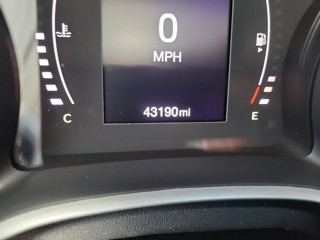 Used 2019 Jeep Compass Latitude FWD image 31