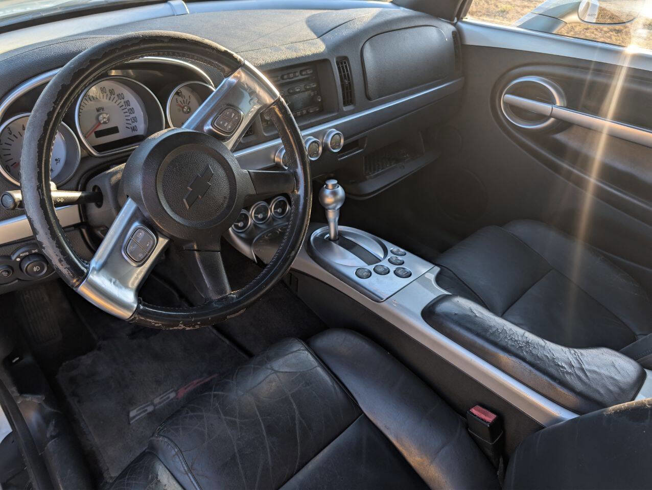 Used 2004 Chevrolet SSR w/ Preferred Equipment Group image 12