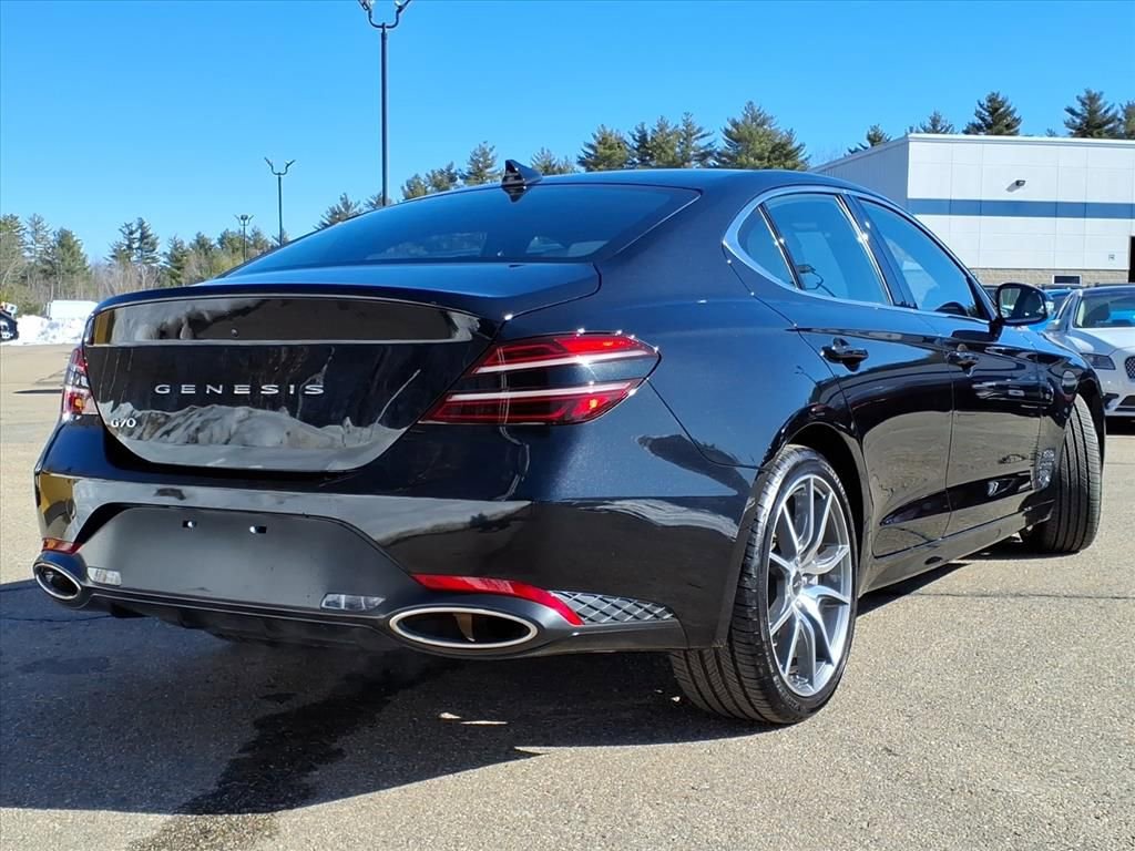 Used 2025 Genesis G70 2.5T image 3