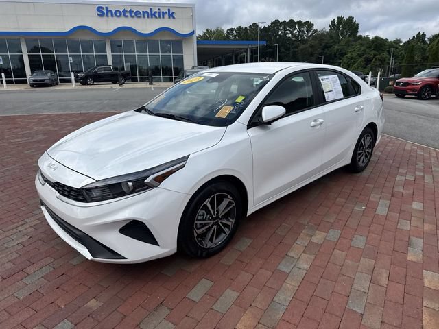 Used 2023 Kia Forte LXS FWD image 4