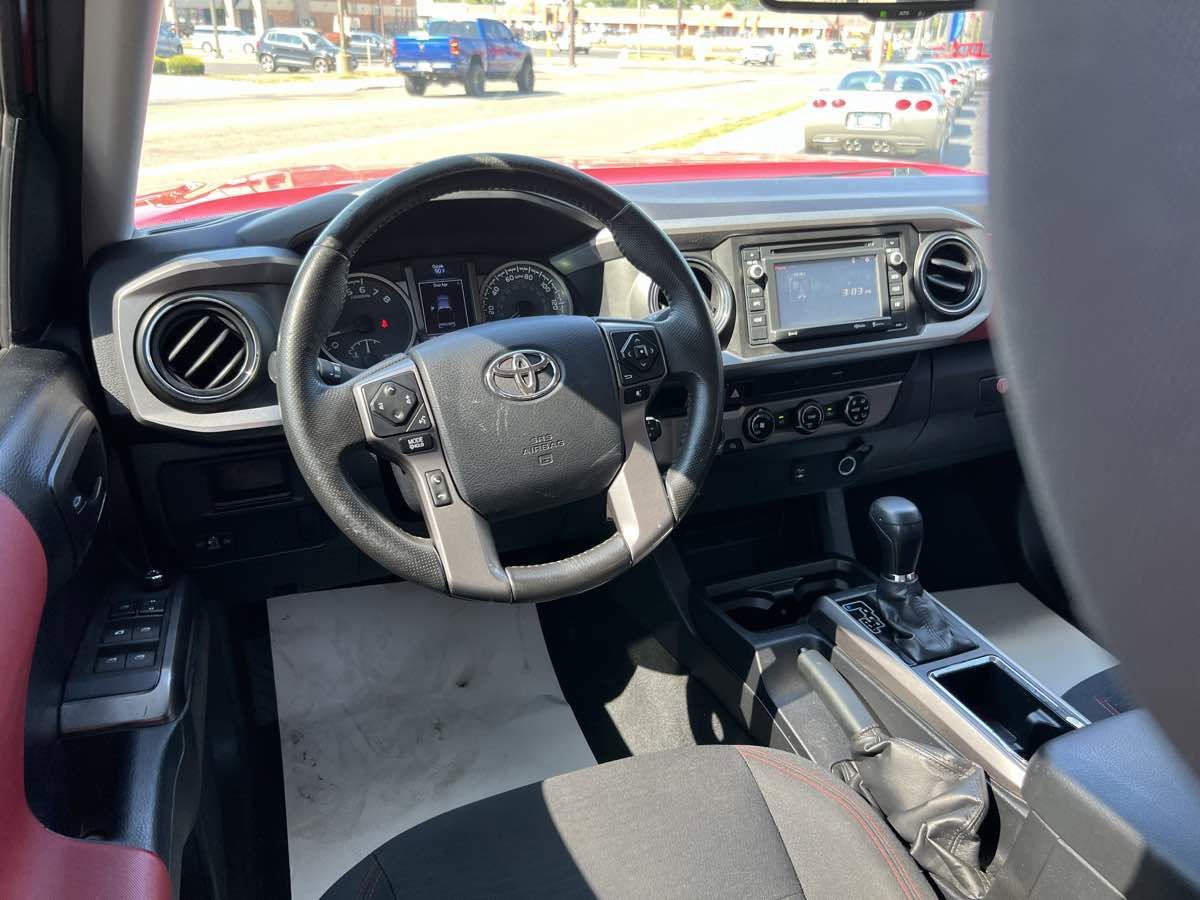Used 2017 Toyota Tacoma SR5 image 13