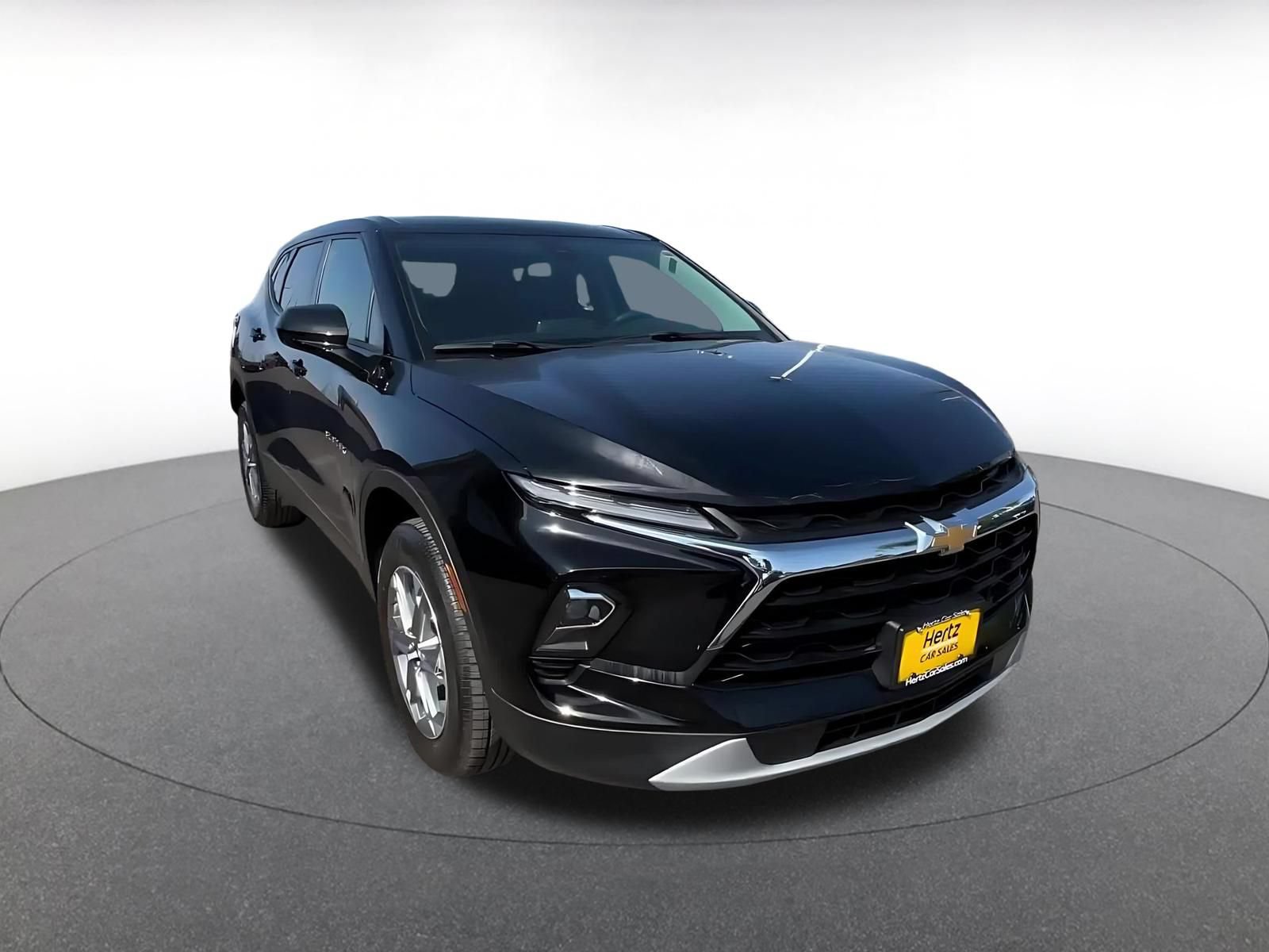 Used 2025 Chevrolet Blazer LT FWD image 3