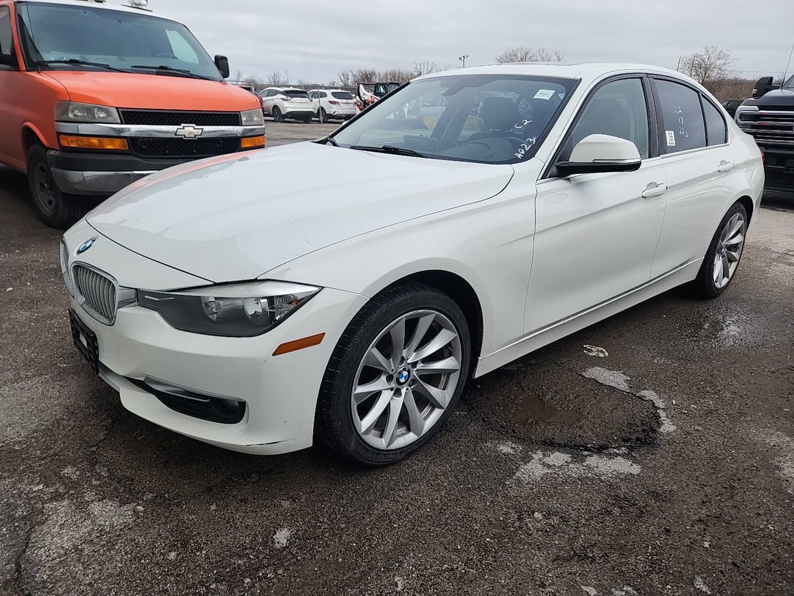 Used 2014 BMW 320i xDrive Sedan AWD/4WD image 1