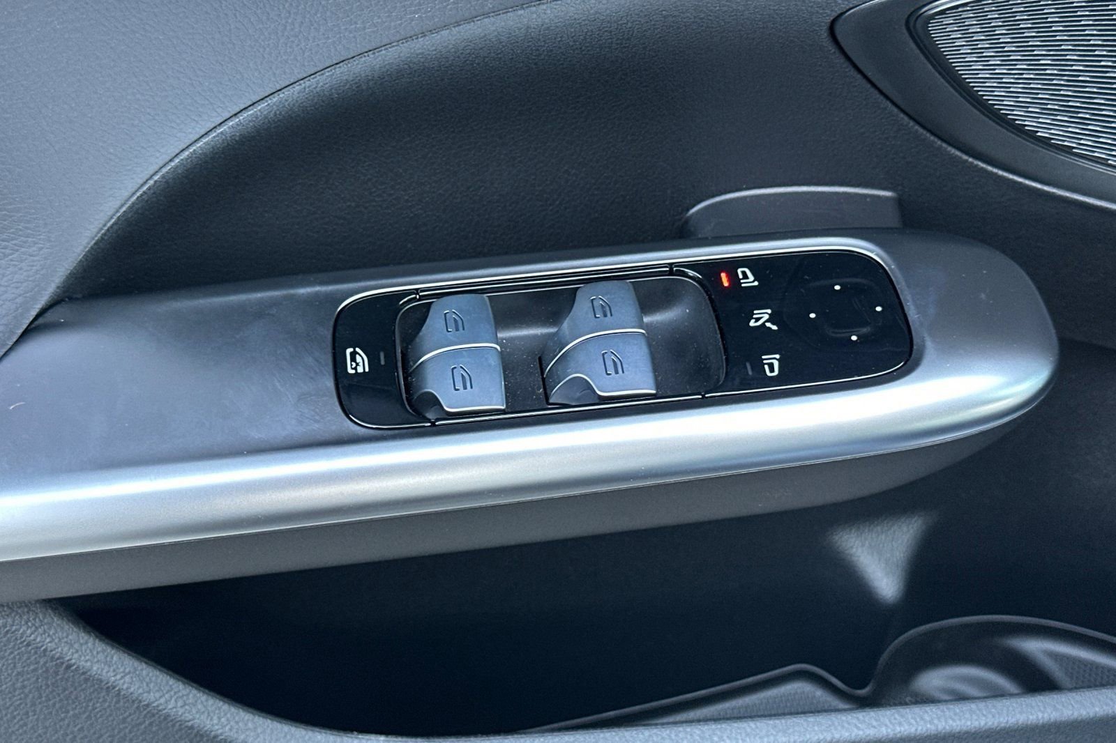 New 2025 Mercedes-Benz C 300 4MATIC Sedan image 22