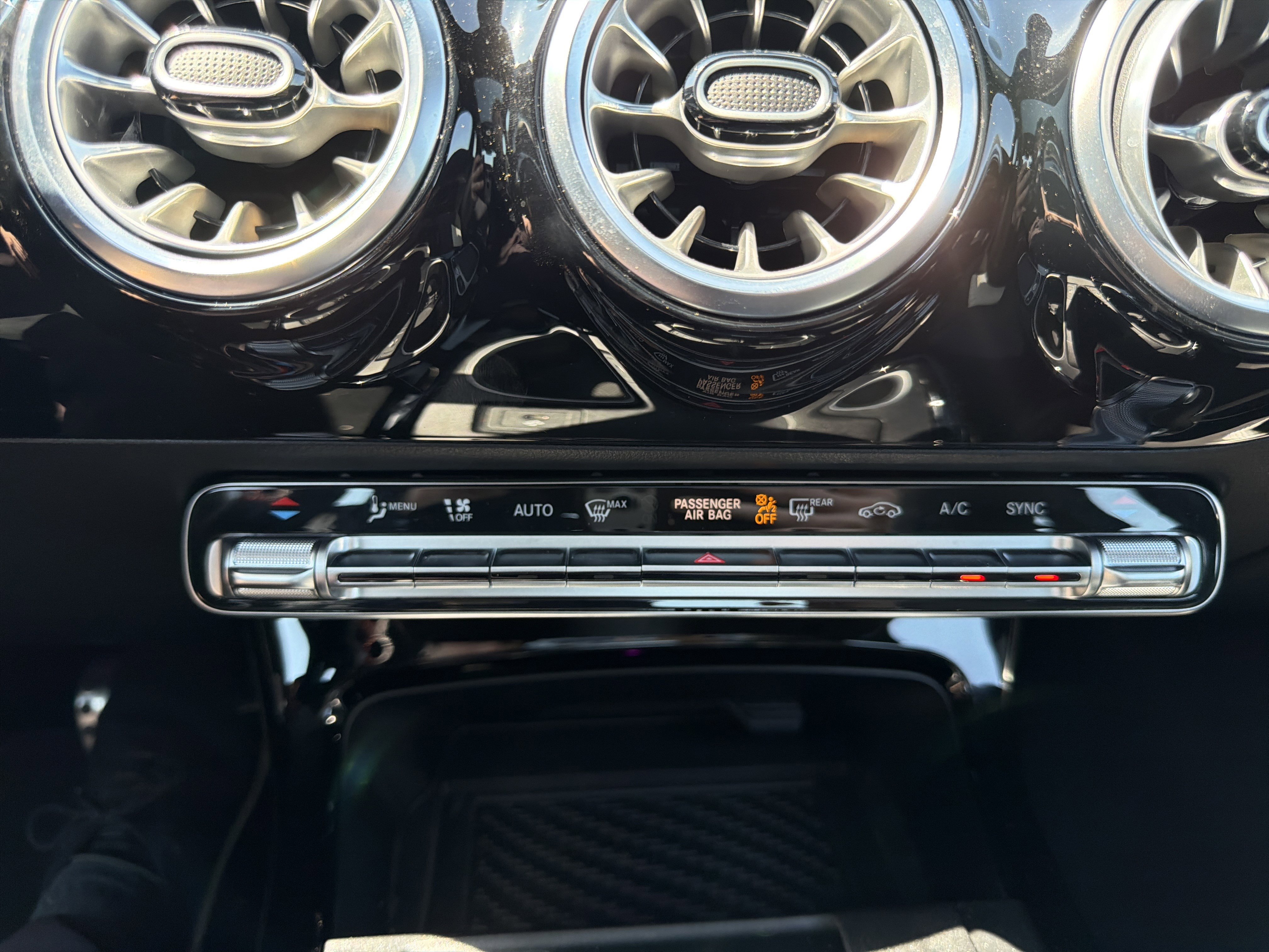 Used 2025 Mercedes-Benz CLA 250 4MATIC image 29