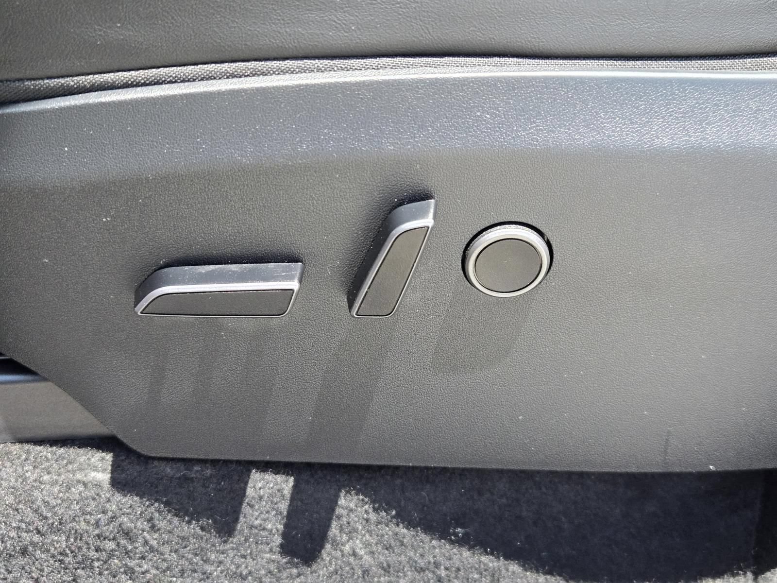 Used 2023 Tesla Model Y AWD image 22