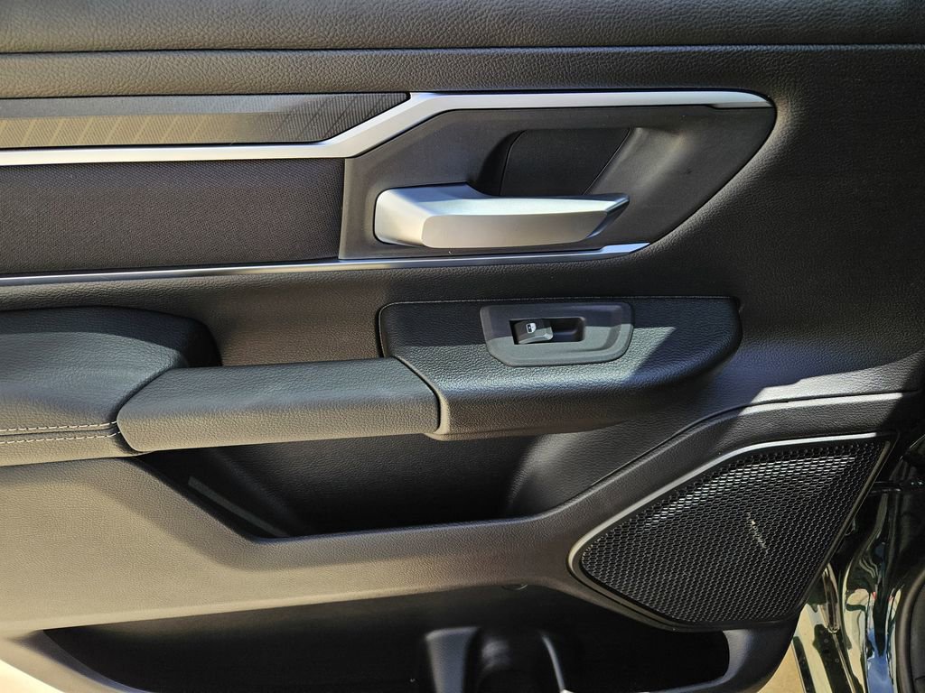 New 2026 RAM 1500 4x4 Crew Cab image 12