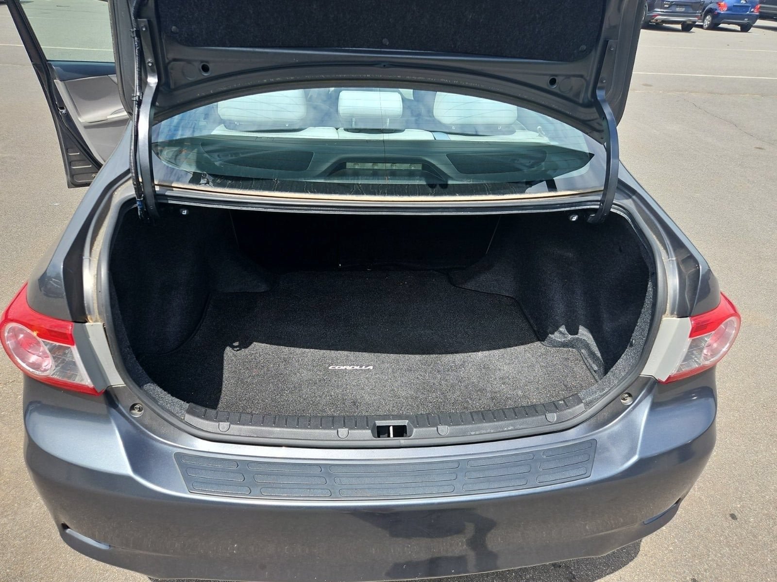 Used 2011 Toyota Corolla LE FWD image 15
