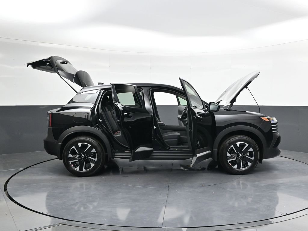 Certified 2025 Nissan Kicks SV image 37