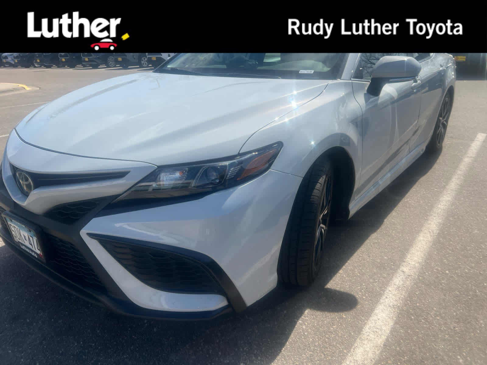 Used 2023 Toyota Camry SE image 1