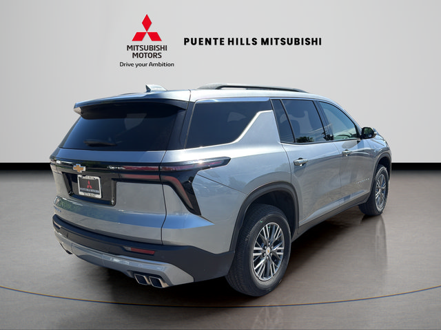 Used 2025 Chevrolet Traverse LT FWD image 5
