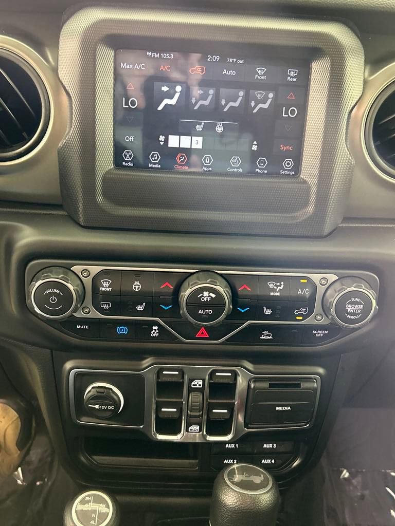 Used 2023 Jeep Wrangler Unlimited w/ Cold Weather Group image 25