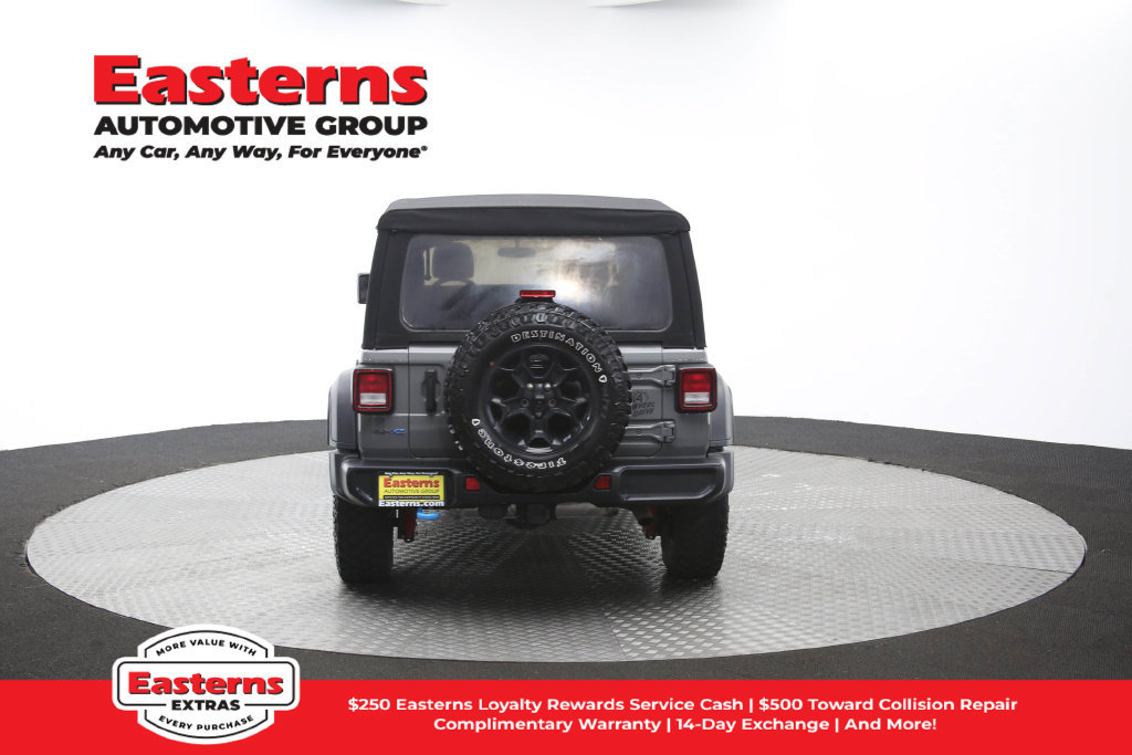 Used 2023 Jeep Wrangler Unlimited w/ Cold Weather Group AWD/4WD image 40