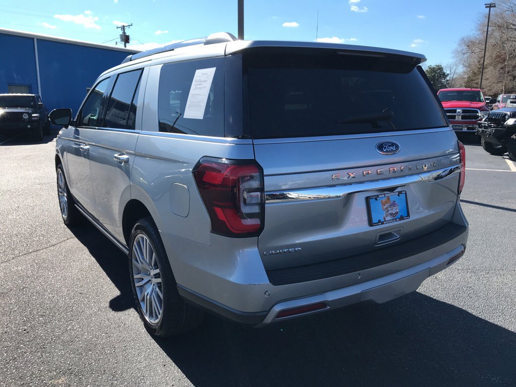 Used 2023 Ford Expedition Limited image 10