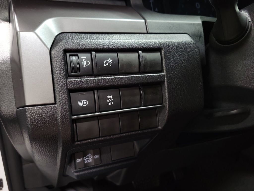 Used 2025 Toyota Tacoma SR5 AWD/4WD image 28