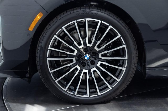 New 2027 BMW 740i xDrive w/ Executive Package AWD/4WD image 28