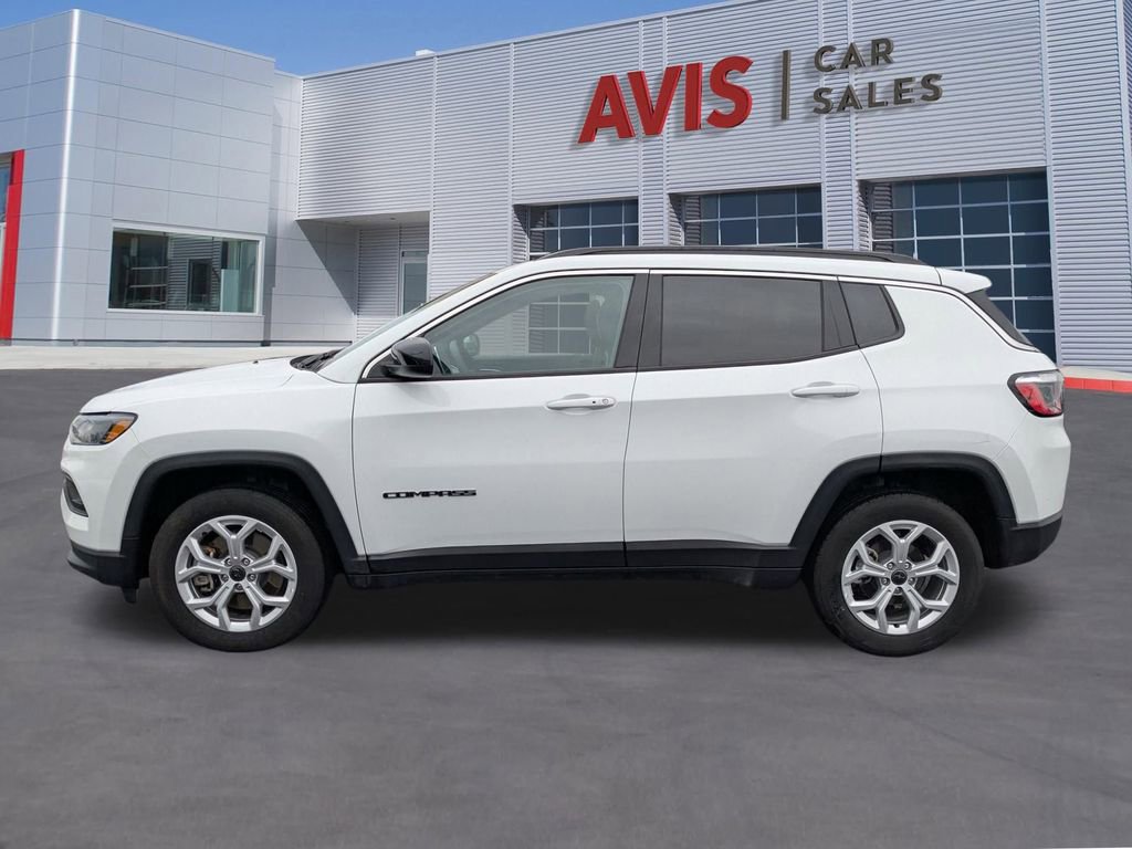 Used 2025 Jeep Compass Latitude image 2