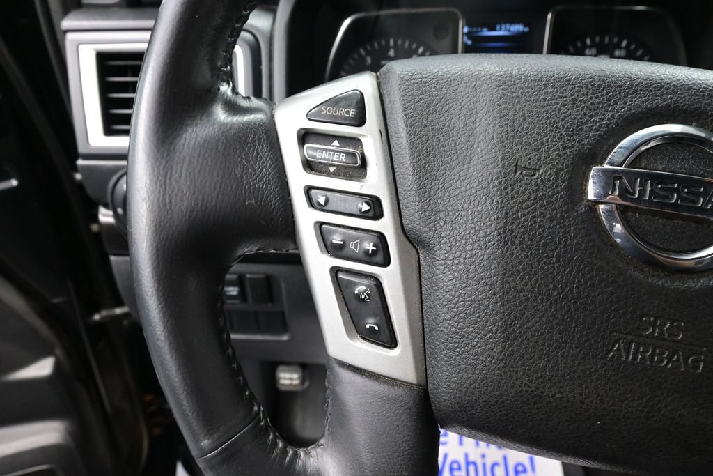 Used 2018 Nissan Titan SV AWD/4WD image 30
