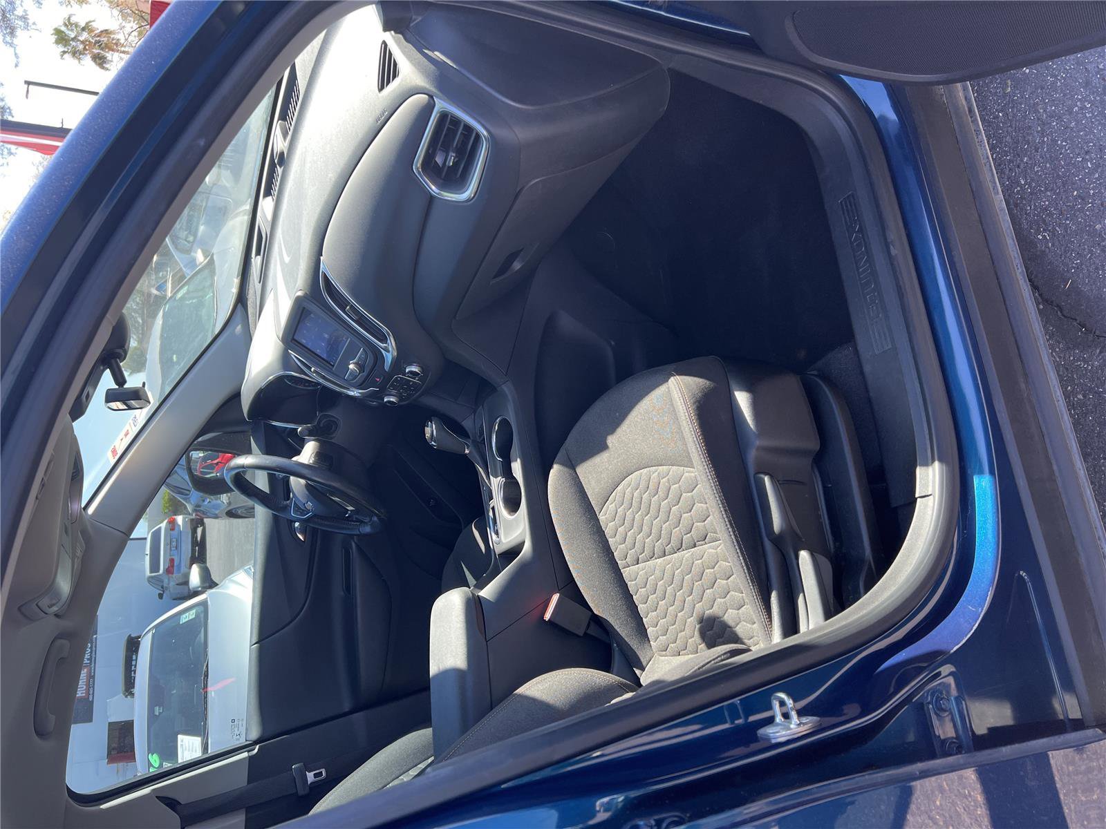 Used 2021 Chevrolet Equinox LT FWD image 19