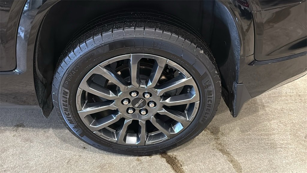 Used 2023 GMC Acadia Denali w/ Black Diamond Edition image 10